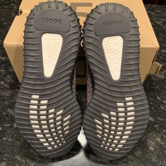 Yeezy Boost 350 V2 Yecheil (Non-Reflective) - Picture 4 of 4